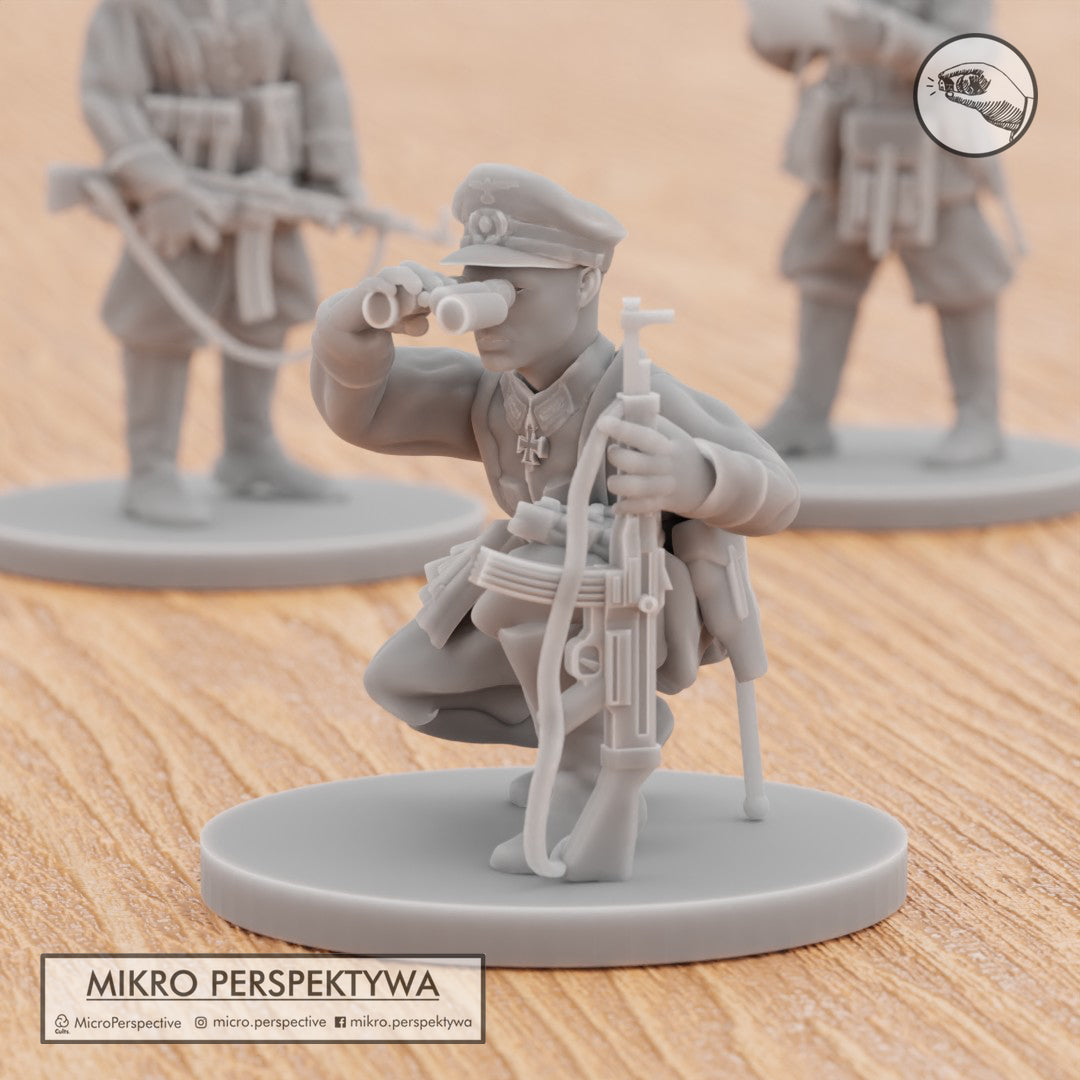 MIKRO PERSPEKTYWA German Officer ww2 miniatures 28mm - 1/72
