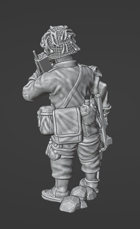 Colonel Muller Miniatures US OFFICER with Talkie Walkie SCR-536 28mm