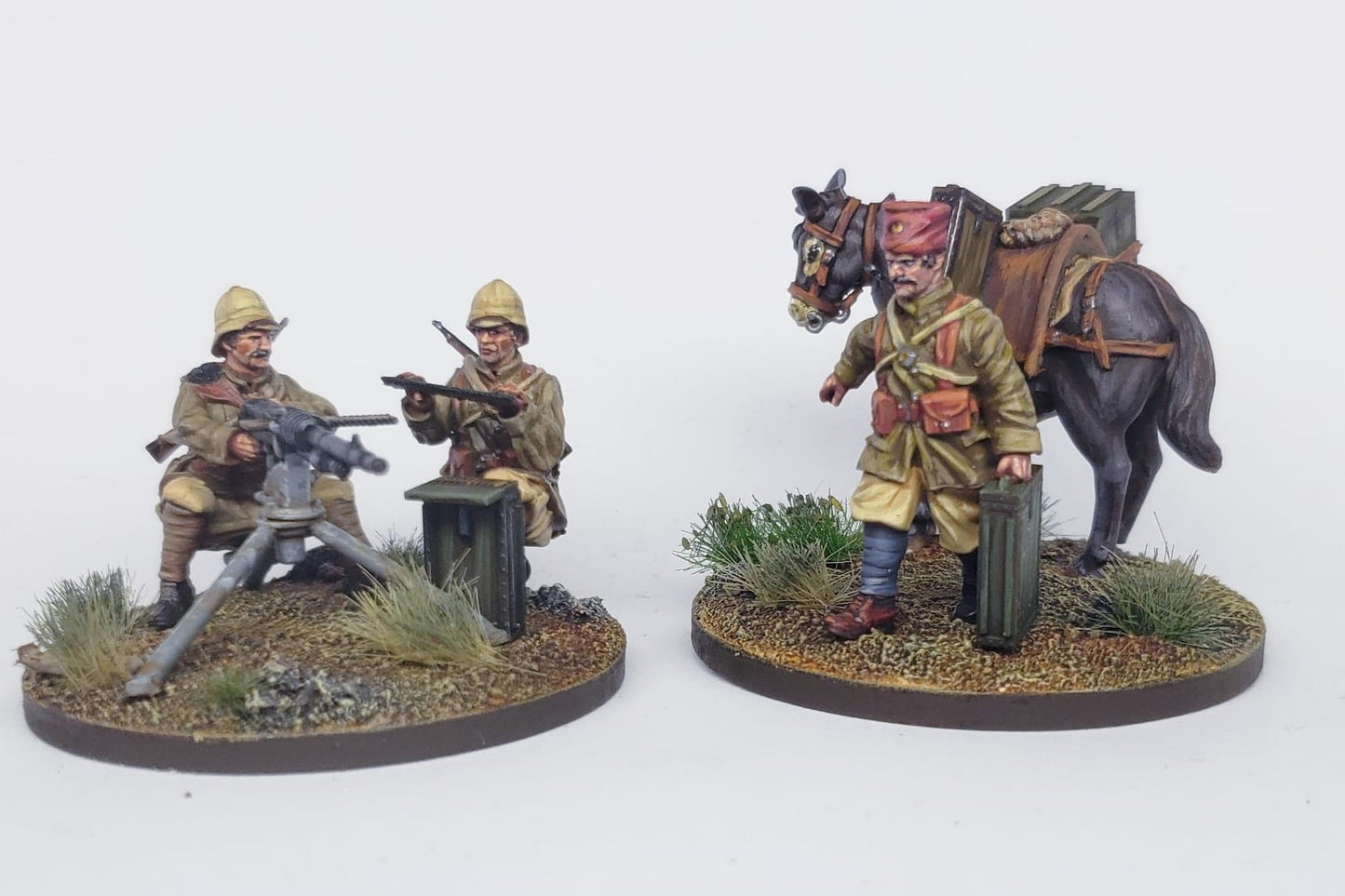 Des tranchées aux barricades Mitrailleuse hotchkiss et sa mule de transport 28mm