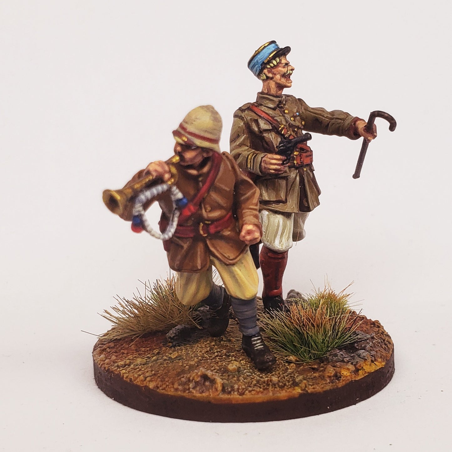 Des tranchées aux barricades Officier français et son clairon 28mm