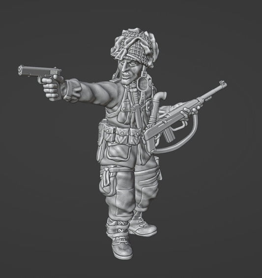 Colonel Muller Miniatures     US OFFICER with Colt 45 and M2 Carbine 28mm