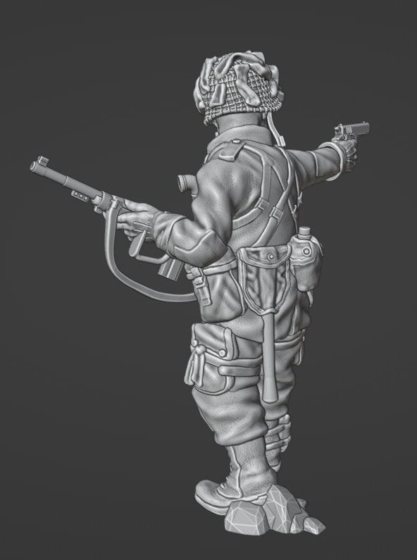 Colonel Muller Miniatures     US OFFICER with Colt 45 and M2 Carbine 28mm