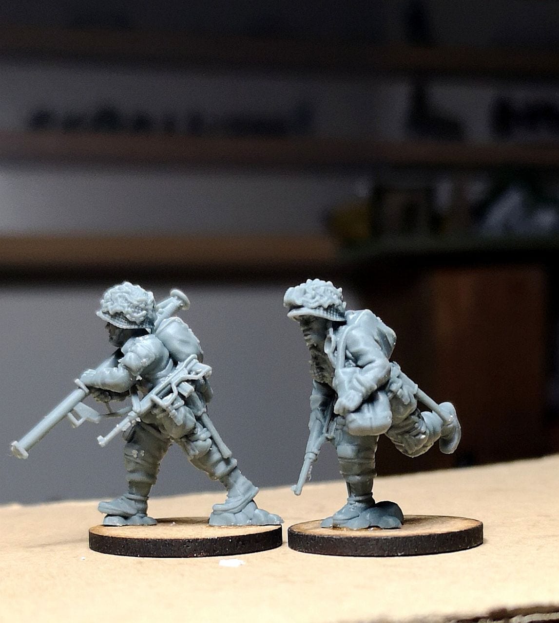 Colonel Muller Miniatures      US Paratroopers Bazooka Team Moving 28mm