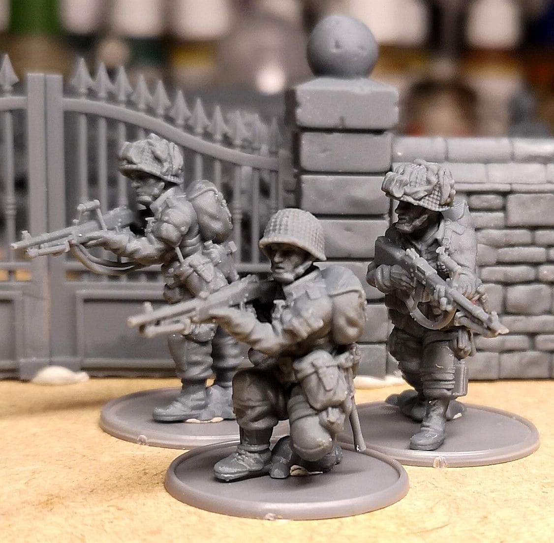 Colonel Muller Miniatures      US Paratroopers BAR Team  28mm